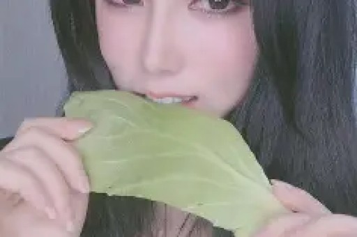 一天4瓜！带着女儿偷腥、滞留迪拜、直播带货怒怼网友个个离谱